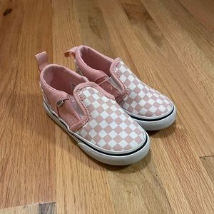 Pink Checkered Vans 🩷 Toddler Size 8, lightly used.